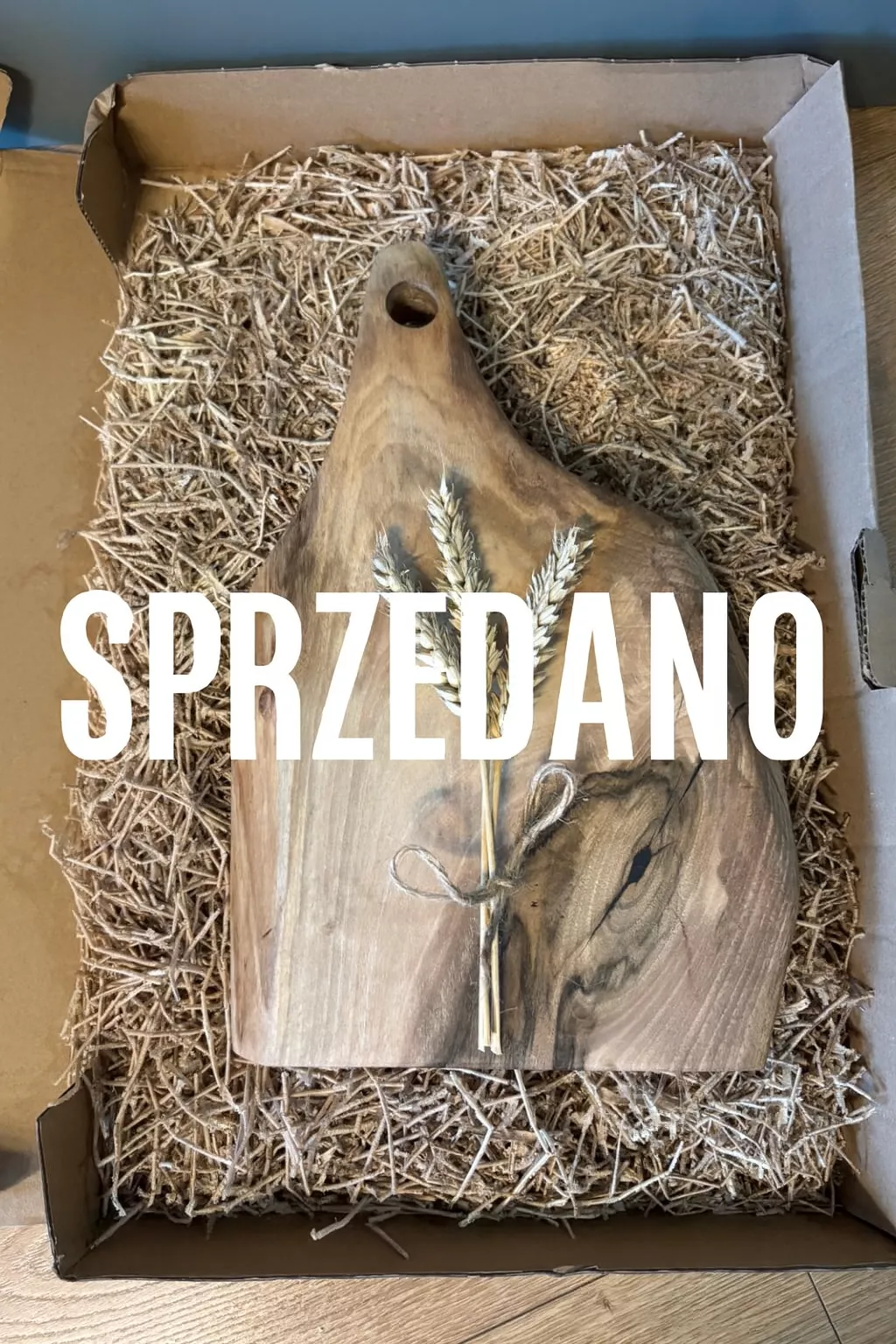 Nazwa produktu: Deska do krojenia z orzecha włoskiego - monolit Driftwood Nr 0