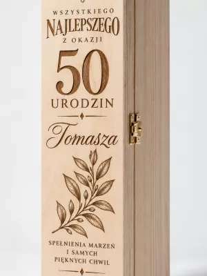 Drewniana skrzynka pudełko na alkohol na urodziny 18 20 30 40 50 60