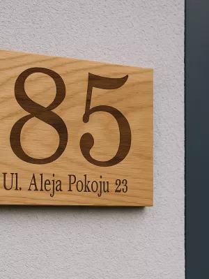 Tabliczka adresowa Driftwood grawerowana w drewnie