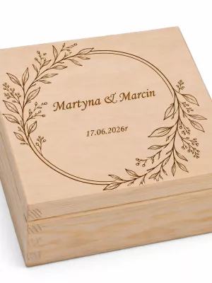 Drewniane pudełko ślubne z grawerem – personalizowane, 16 × 16 cm - W3