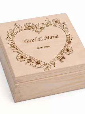 Drewniane pudełko ślubne z grawerem – personalizowane, 16 × 16 cm