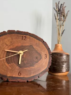 Zegar kominkowy z plastra drewna orzecha Driftwood