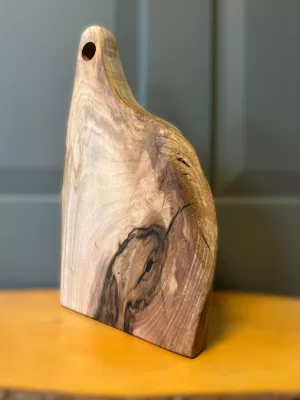 Nazwa produktu: Deska do krojenia z orzecha włoskiego - monolit Driftwood Nr 0