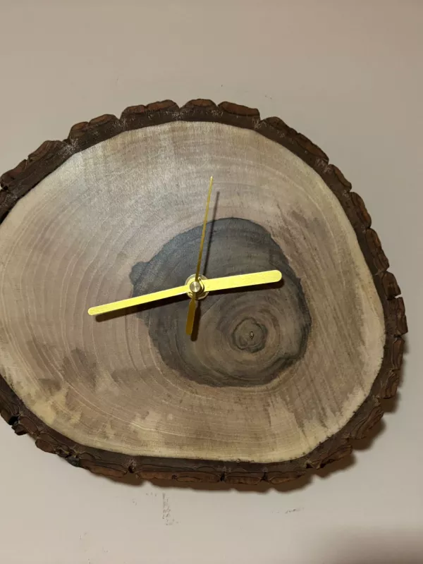 Produkt zegar z orzecha włoskiego ścienny Zdjęcie